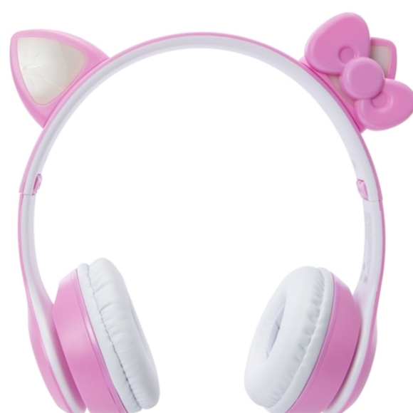 Hello Kitty Other - BLUETOOTH WIRELESS HELLO KITTY LIGHT UP HEADPHONES